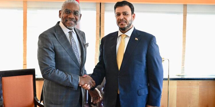 عبدالله العليمي يبحث مع كبير الديمقراطيين في لجنة الشؤون الخارجية بالكونجرس تطورات اليمن والتهديدات الحوثية