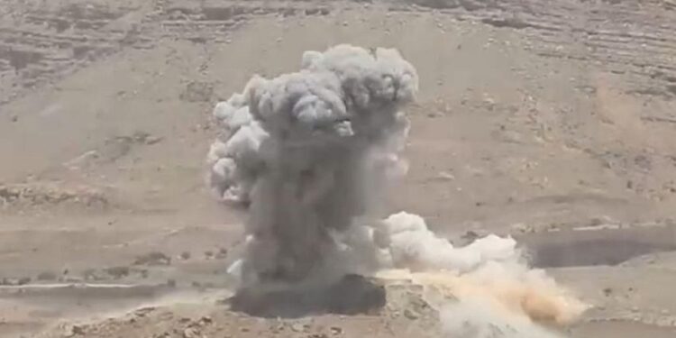 غارات جوية تستهدف مواقع وتعزيزات المليشيا  بتعز