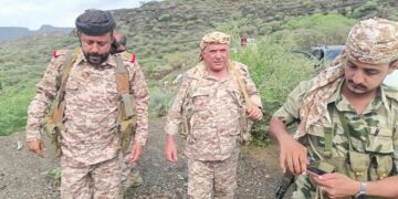 الطيران  يستهدف تجمعات ومعسكراً للمليشيا   غربي تعز