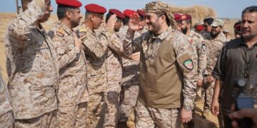 عثمان مجلي يشيد ببطولة وجاهزية قوات المنطقة العسكرية الخامسة والتشكيل البحري