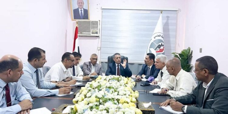 وزير التعليم العالي يناقش تعزيز التنسيق والتكامل بين مختلف قطاعات الوزارة
