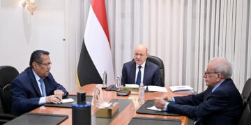 العليمي: عملية “فجر اليمن” ماضية حتى تحقيق أهدافها الكاملة