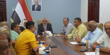 محافظ الحديدة يبحث مع المنظمات الإنسانية الاحتياجات العاجلة للنازحين