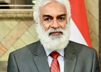 وزير التخطيط يبحث مع السفيرة البريطانية تعزيز التعاون الإنساني والتنموي