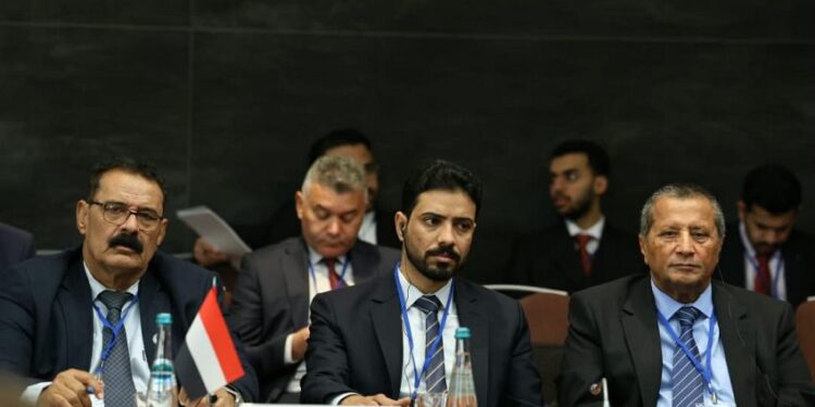 اليمن يحذر من تداعيات الدعم الإيراني للمليشيات وتهديده أمن المنطقة والممرات البحرية
