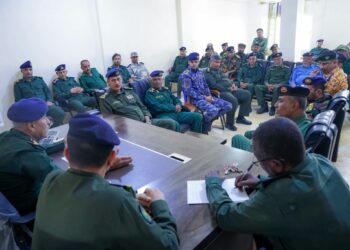 لجنة من وزارة الداخلية تتفقد جاهزية الأجهزة الأمنية بمحافظة أبين