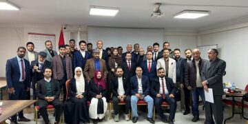 وزيرة الخارجية تلتقي أبناء الجالية اليمنية في تركيا وتطلع على أنشطتهم وأوضاعهم