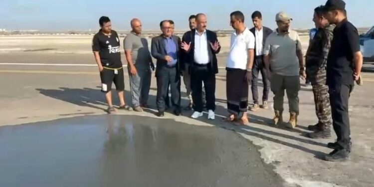 وزير النقل يعلن استئناف نشاط مطار عدن الدولي عقب توقفه جراء القصف الحوثي
