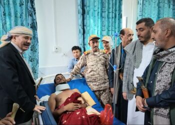 محافظ ذمار يشيد بتضحيات أبطال القوات المسلحة في معركة استعادة الدولة