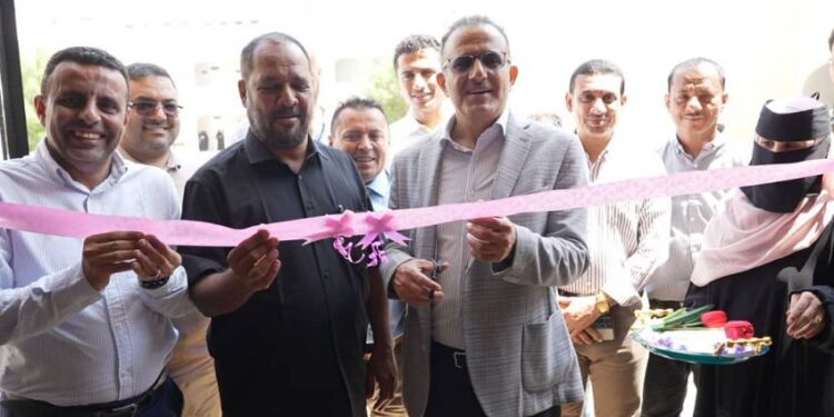 بحيبح يفتتح مقر المعهد الوطني للصحة العامة ويتفقد مشاريع تطوير معهد أمين ناشر بعدن