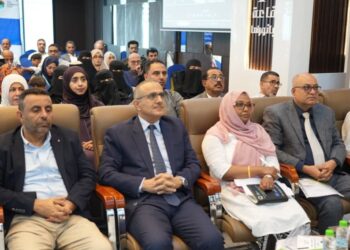 وزير الصحة يؤكد أهمية البرامج التدريبية المتخصصة وتعزيز كفاءة الاستجابة للمخاطر