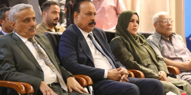 وزير الأشغال   يدشن ورشة حول تعزيز المرونة المجتمعية في عدن