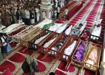 تعز تشيع جثامين 18 شهيداً معظمهم من المدنيين