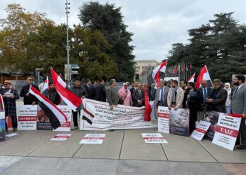 وقفة احتجاجية في جنيف تدعو لرفع الحصار عن تعز وتصنيف الحوثيين جماعة ارهابية