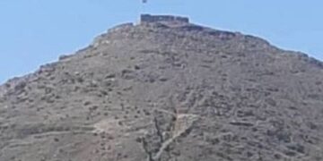 السيطره على حصن سامع بتعز  وقصف مواقع حوثيه بصنعاء
