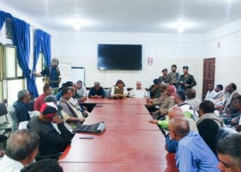 محافظ تعز يشيد بالدور التاريخي لمديرية المواسط ويؤكد أهمية توحيد الجبهة الداخلية