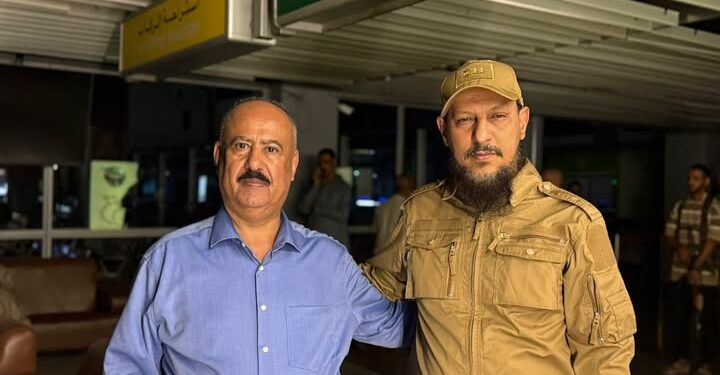 العُمري وشيخ يتفقدان مطار عدن الدولي عقب الاستهداف الحوثي