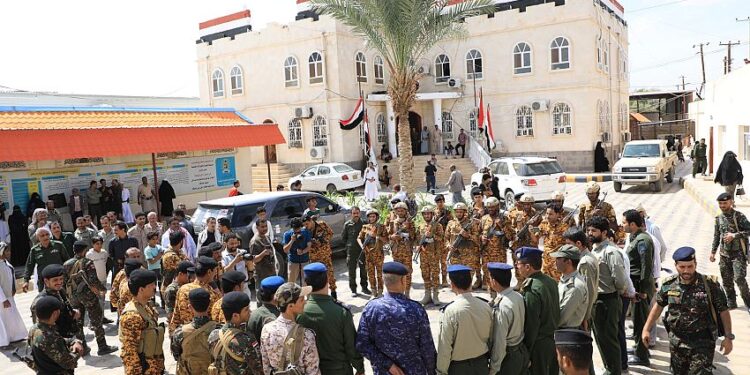 لجنة من وزارة الداخلية تطّلع على مستوى الجاهزية الأمنية بمأرب