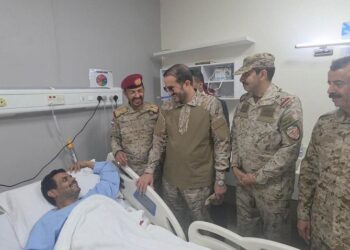 مجلي يطمئن على صحة قائد الفرقة السابعة طوارئ وعدد من جرحى القوات المسلحة