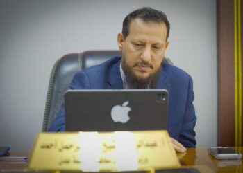محافظ عدن يبحث مع السفيرة البريطانية تداعيات التصعيد الحوثي