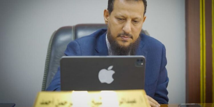 محافظ عدن يبحث مع السفيرة البريطانية تداعيات التصعيد الحوثي